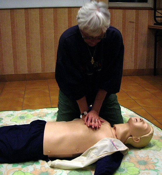 2011-10-14 08 Victime inconsciente-Reanimation Cardio-Pulmonaire.JPG